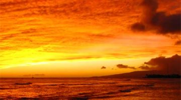 Hawaii sunset, copyright by goodmorph via sxc.hu
