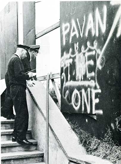 Pavan graffiti and police